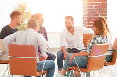 ekip üyeleri atölyesinde iddia