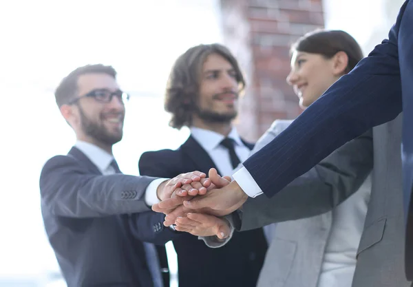 Team di lavoro creativo .il concetto di lavoro di squadra — Foto Stock