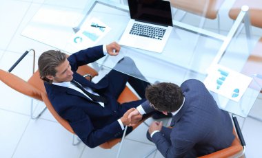 top.handshake meslektaşlarıyla görüntülemek