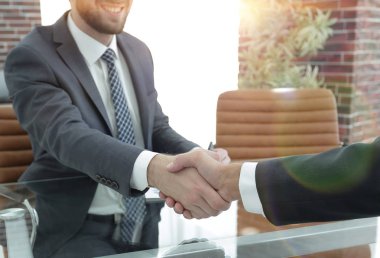 portre. Mali İşler Müdürü ve istemci arasındaki karşılıklı