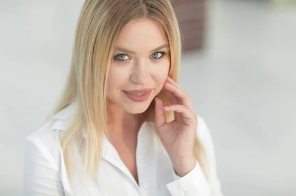 Close-up gezicht van een mooie jonge vrouw — Stockfoto