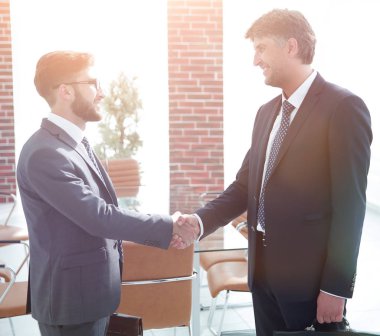 Karşılıklı bir işadamı ve bir avukat ofisi