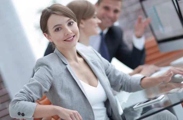 Portret kobiet biznesu odnoszących sukcesy w miejscu pracy — Zdjęcie stockowe