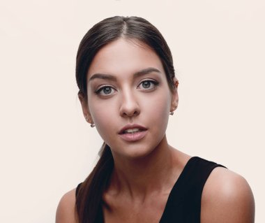 sevimli genç bir kadın portresi