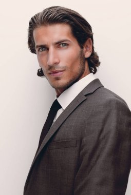 Yakın plan. Kendine güvenen bir iş adamının portresi.