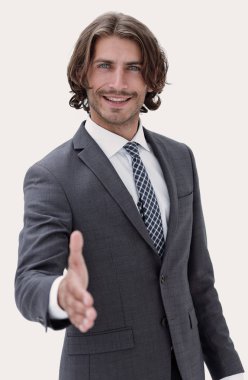 Gülümseyen dost canlısı iş adamı el sıkışmayı teklif ediyor