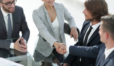 karşılıklı iş ortakları için onların okul sırası