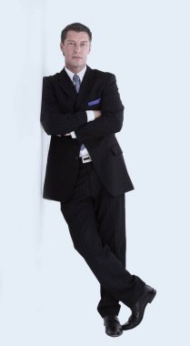 Beyaz izole tam uzunlukta başarılı Yöneticisi gülümseyen