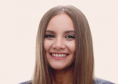 portre. başarılı bir genç kadın yüzü