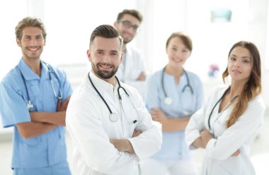 Tıp Merkezi eş önde gelen doktor.