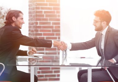 el sıkışma Yöneticisi hem de istemcide ofiste oturan