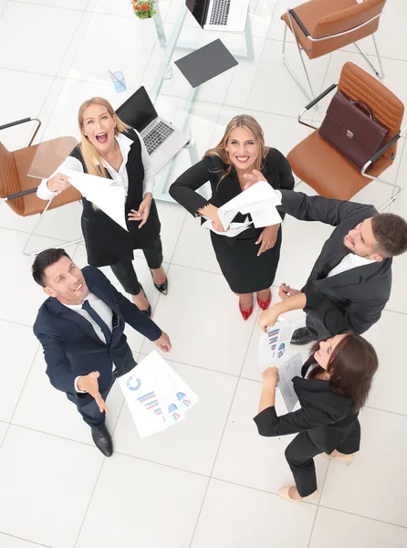 Vista da equipe top.business jogando trabalho documents.t — Fotografia de Stock