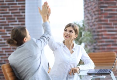 ekibinin iş sonuçları için mutlu