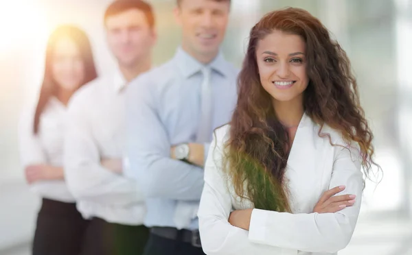 Mujer líder a la cabeza del equipo de negocios —  Fotos de Stock