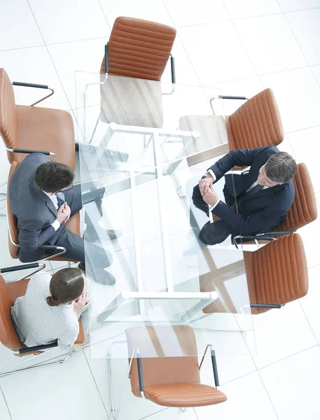 Gruppe von Leuten über geschäftliche Diskussion und Planung — Stockfoto