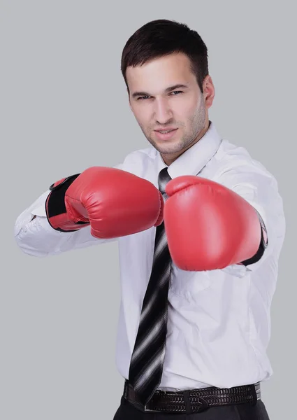 Hombre de negocios con guantes de boxeo está listo para la batalla corporativa . — Foto de Stock