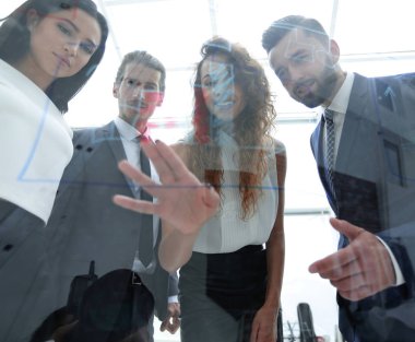 Alt takım View.Business tartışıyor