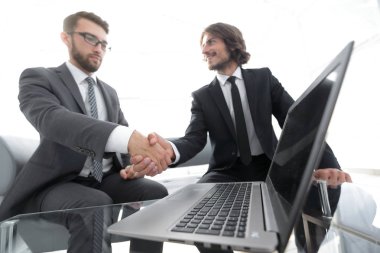 el sıkışan closeup.colleagues