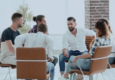 ekip üyeleri atölyesinde iddia