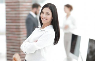 perspektif başarılı genç kadın ofiste