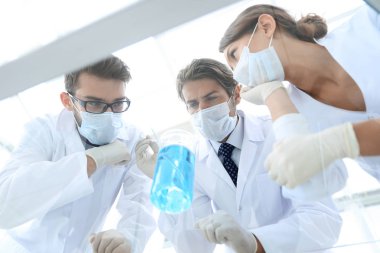 Tıp araştırmacısı Mikrobiyoloji deney Laboratuvarı