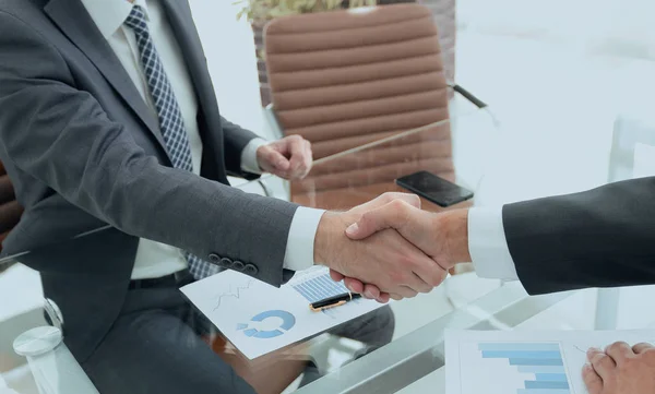 Closeup.handshake parceiros de negócios — Fotografia de Stock