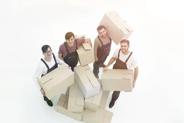 Άνδρες παράδοση με κουτιά από χαρτόνι σε λευκό φόντο. — Φωτογραφία Αρχείου