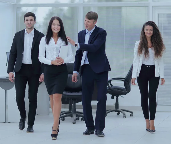 Team von Young Professionals im Büro — Stockfoto