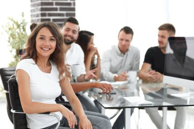 Yaratıcı iş takım tartışıyor