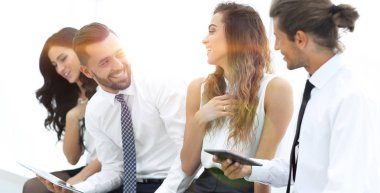 ofiste oturan tablet ile iş takım.