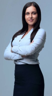 kollarını çapraz duran güzel kadın,