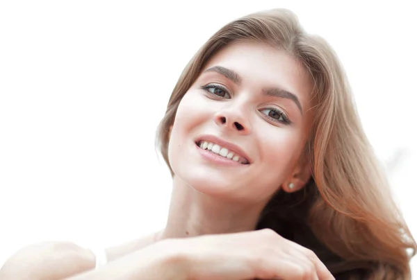 Close-up retrato de uma jovem mulher sorridente com maquiagem leve — Fotografia de Stock