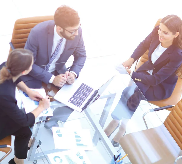 Reunión de empresarios para discutir la situación en el mercado —  Fotos de Stock