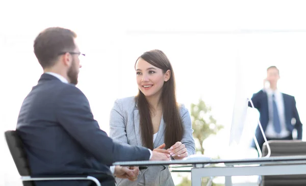 Closeup.business socios discutir . —  Fotos de Stock