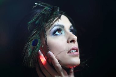 Geçiş yumuşatma ile güzel bir kızın portresi