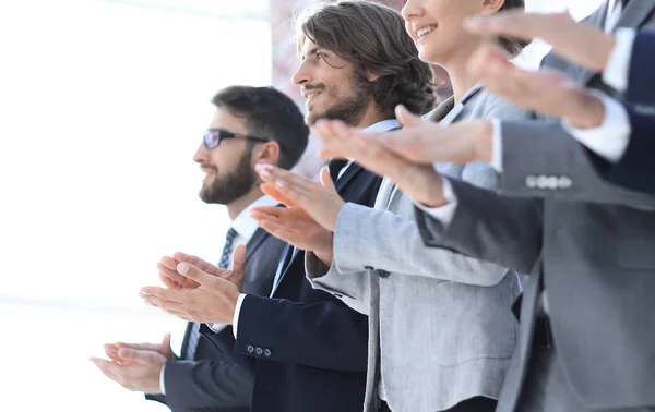 Empresários mãos aplaudindo — Fotografia de Stock