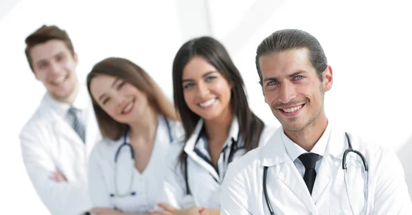 Equipo de médicos y enfermeras como colegas en el hospital — Foto de Stock