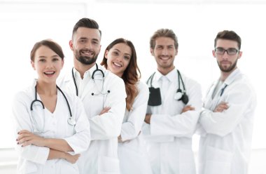 Doktorlar stajyerler başarılı bir grup portresi.