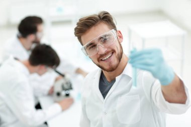 portre. kabı olan bilim adamı