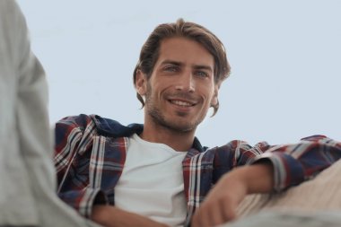 başarılı modern adam. Fotoğraf arka planda