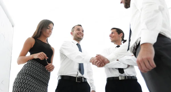Handshake business partners (en inglés). . —  Fotos de Stock