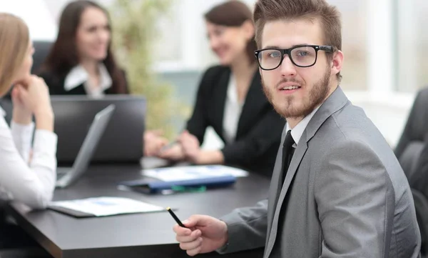 Porträtt av projektet Manager på kontoret — Stockfoto