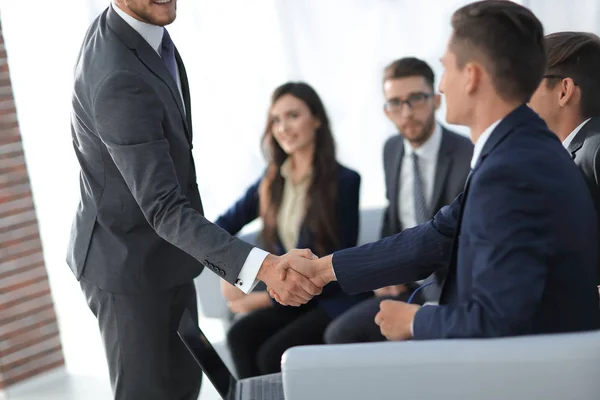 Empresario con las manos juntas. concepto de negocio . — Foto de Stock