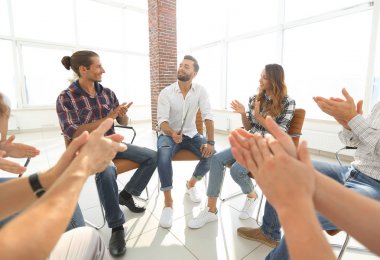 yaratıcı ekibi hoparlör alkış