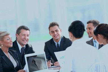 iş adamı ve iş takım belgeleriyle çalışma