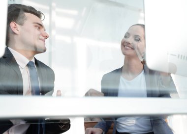 bilgisayar ekranına bakarak iş concept.colleagues