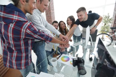 Takım toplantısı yaratıcı office elinde dizilir.