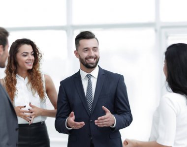iş adamları ayakta Office iddia