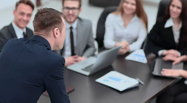 Blurred image of business team at a Desk — Stock Photo, Image