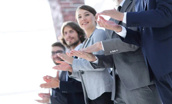 Équipe créative d'affaires applaudissant — Photo